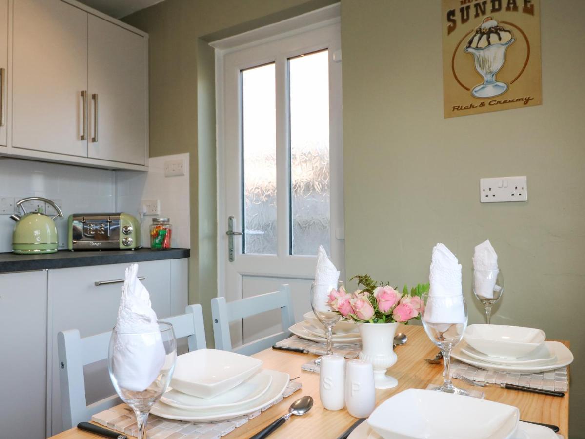 George'S Place Froghall Bagian luar foto