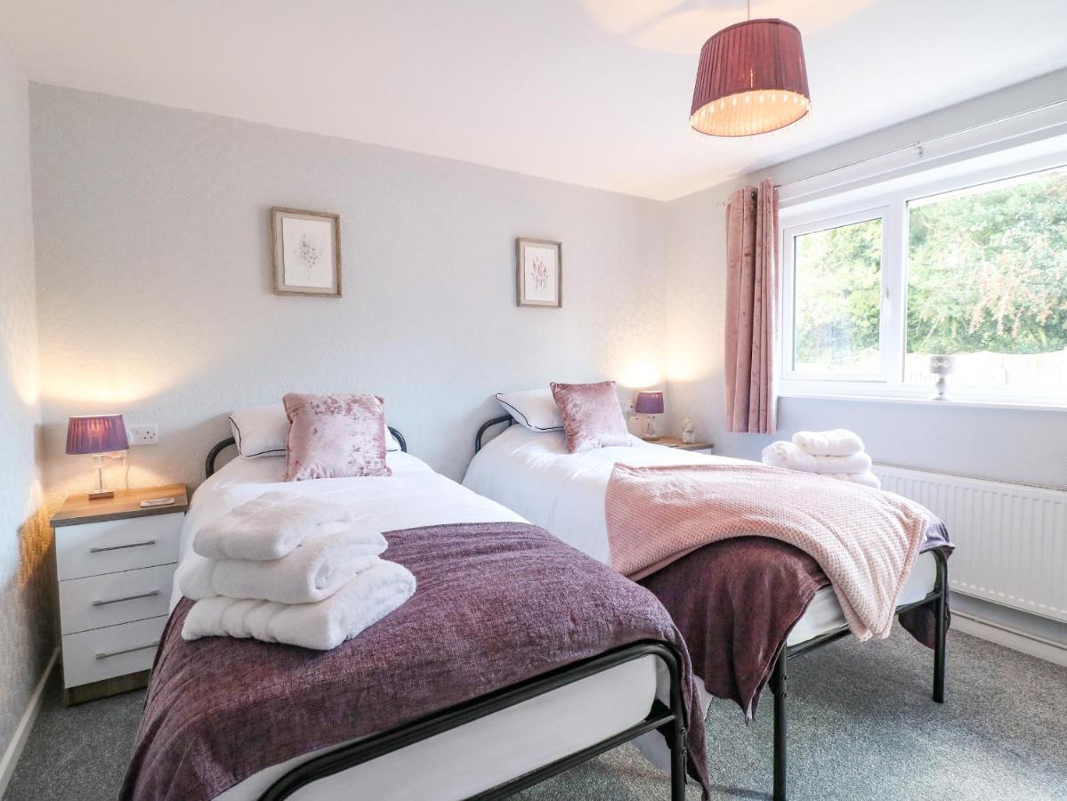 George'S Place Froghall Bagian luar foto
